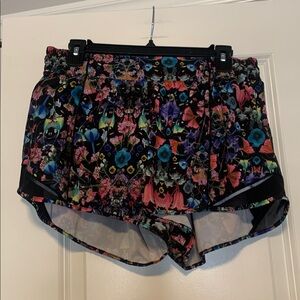 lululemon athletica Colorful Floral Hotty Hot Shorts, MR, 4 inch, Sz 12, GUC
